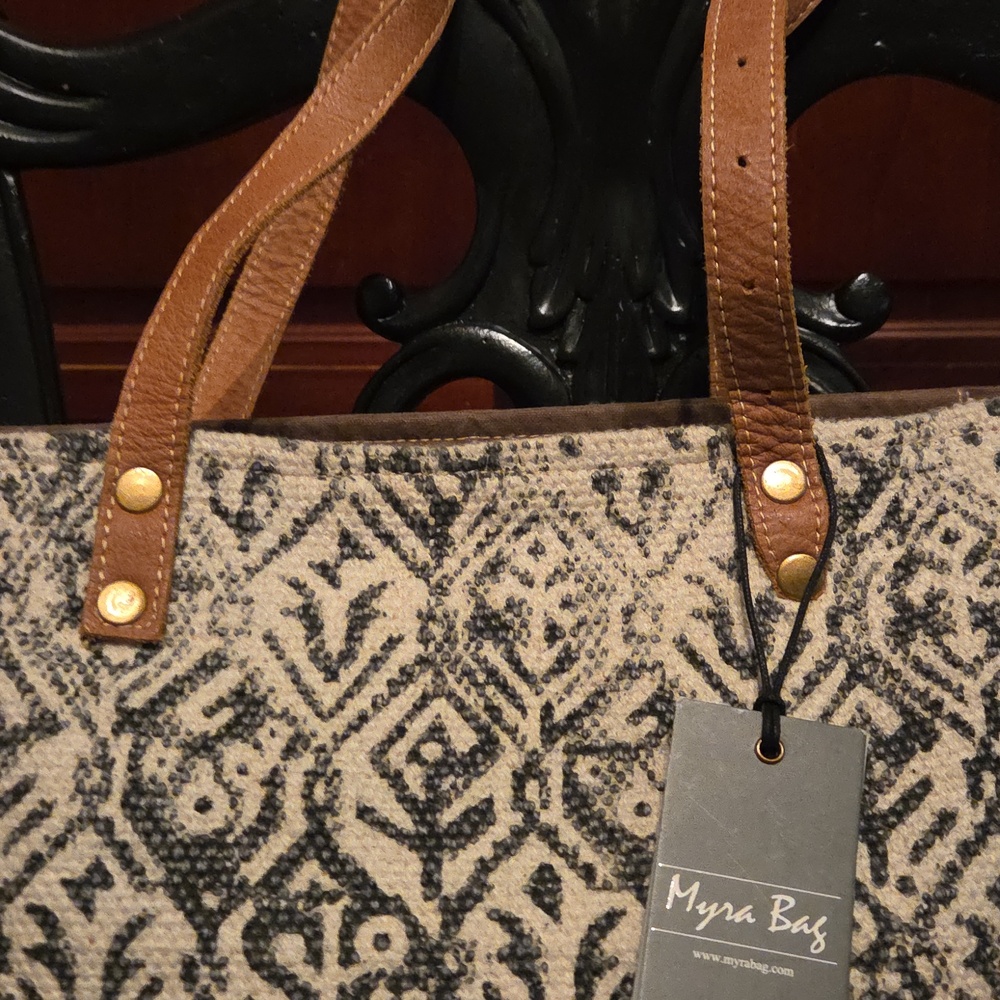 NWT Myra Large Leather Canvas Cowhide Cotton Rug Tote - Picture 4 of 13